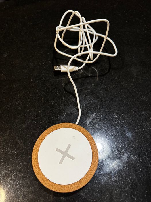 Безжично зарядно за iPhone IKEA ново