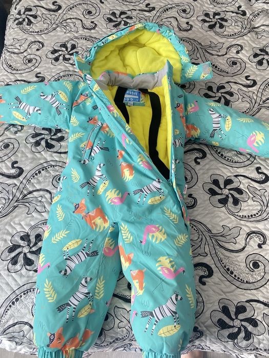 Продам детский зимний комбинезон