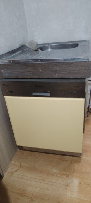 Продам посудомоечнуюю машинку