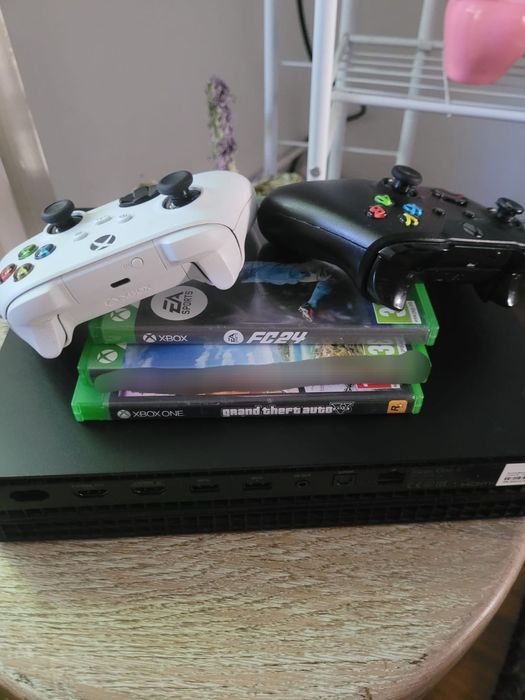 Xbox One X  1TB Impecabil + GTA 5,FC24