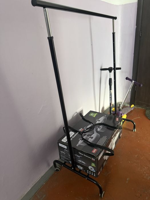 Напольная вешалка металлическая