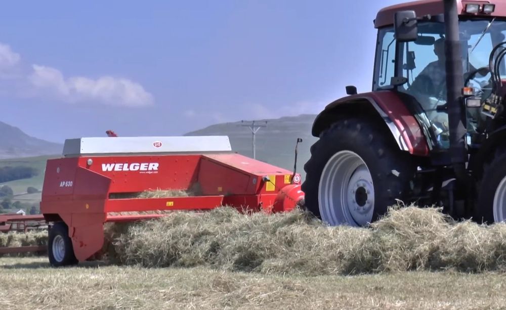 Пресс-подборщики.