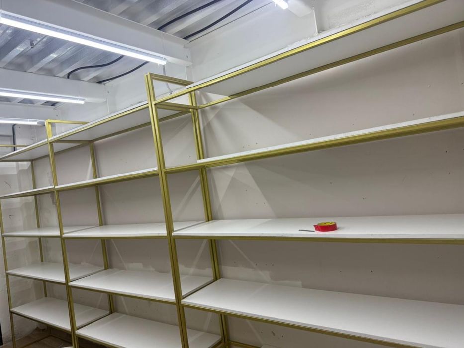 Срочно продам стеллажи, полки, торговое оборудование