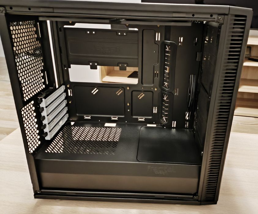 Carcasa gaming workstation Fractal Design Define C Mini