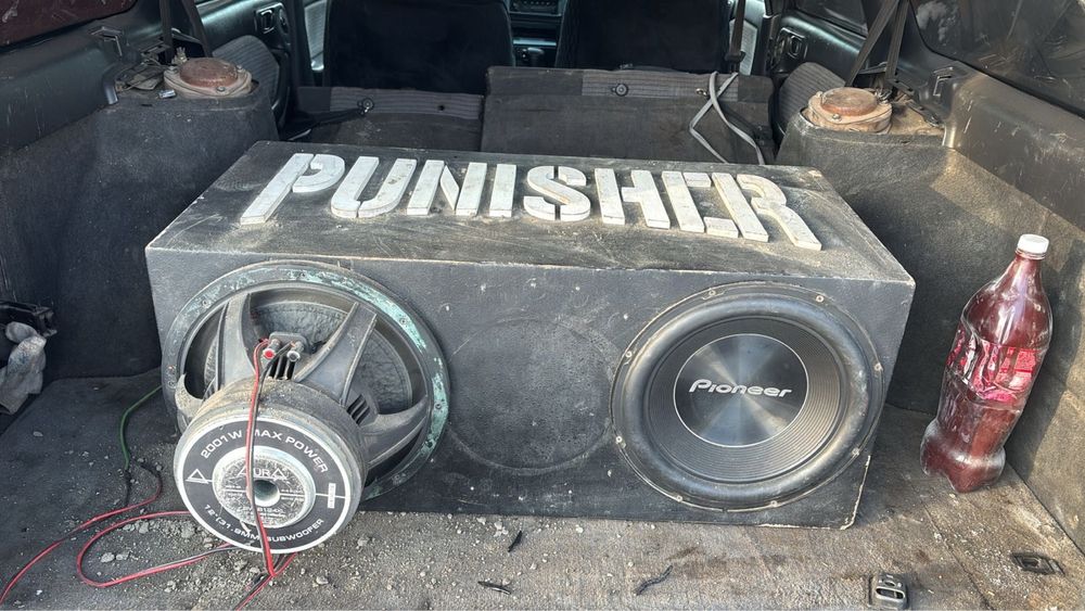 Продам саб с усилителем