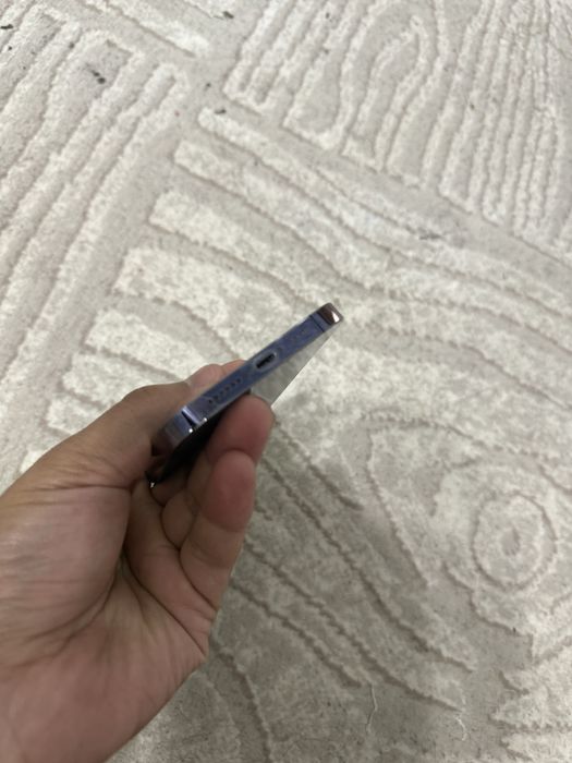 Iphone 14 pro max holati yaxshi pul zarlligi ichun sotilvotti