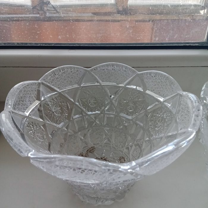 Продам салатницу хрустальную