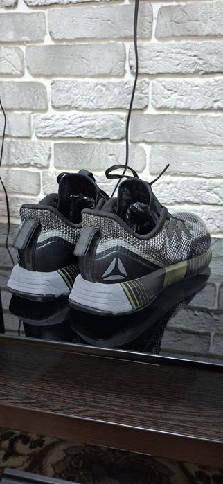 Оригинальные кроссы Reebok