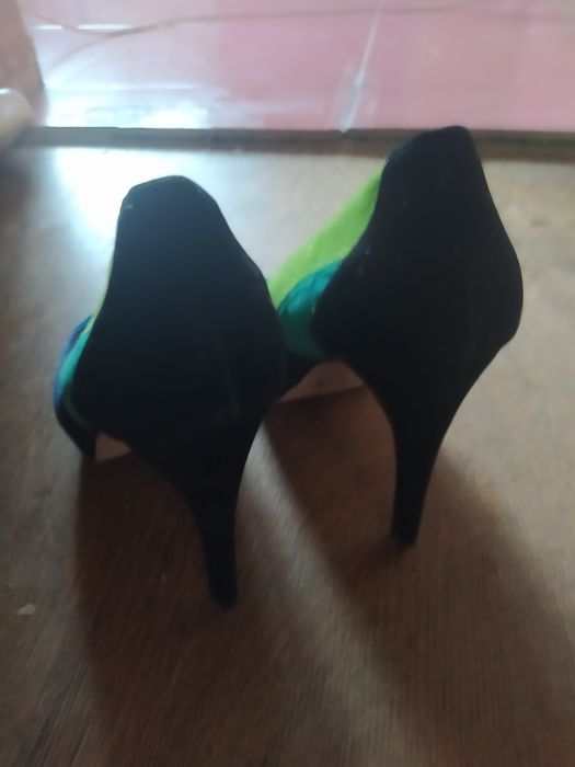 Продам туфли новые38.5