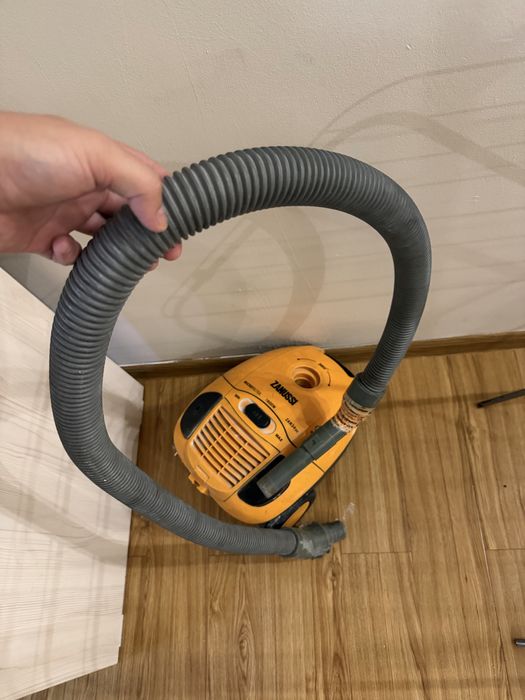 Продам пылесос Zanussi