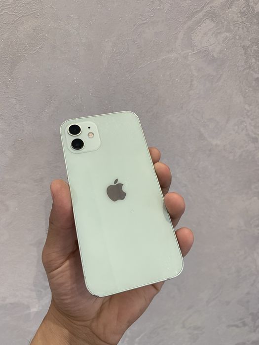 Iphone 12            .