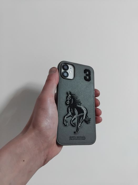 Айфон 11,64памяти,