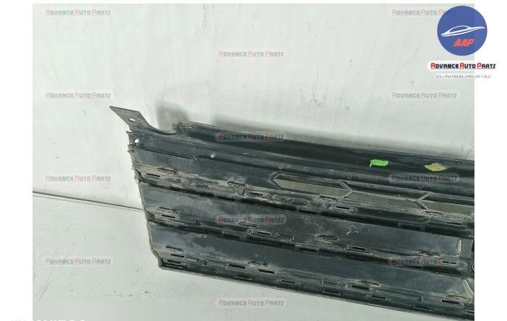 Радиаторна решетка Р Лайн оригинална Фолксваген / Volkswagen Touareg в