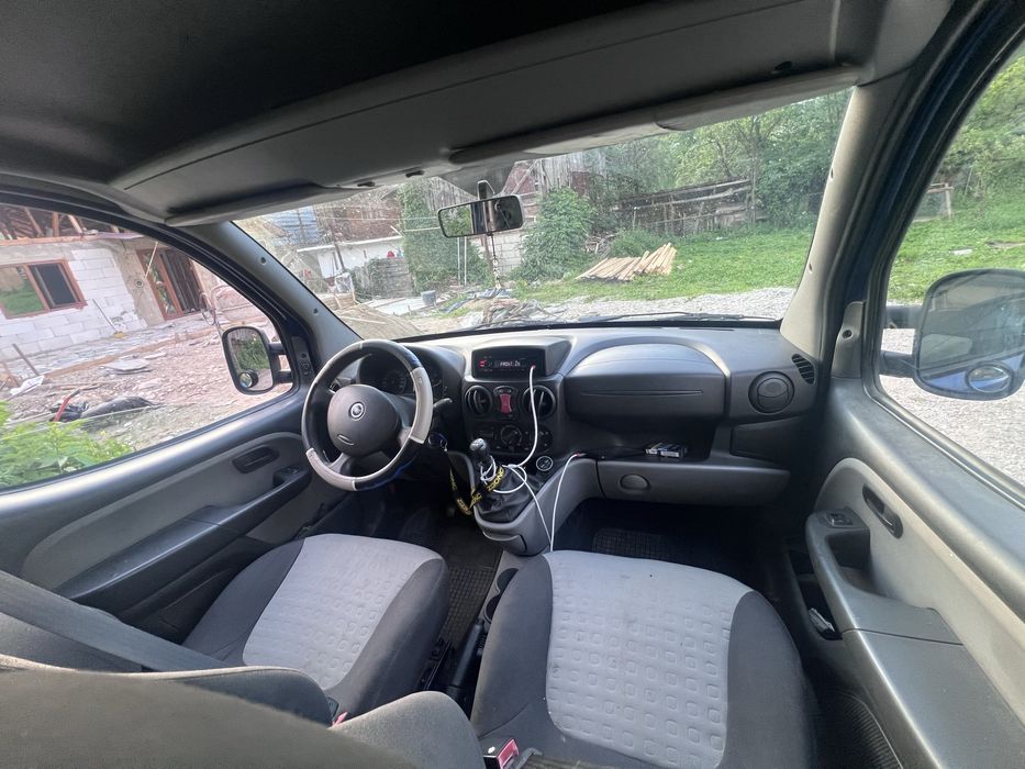 Vand Fiat DOBILO  2000€ negociabil fac schimb si cu Alrolld a6c5
