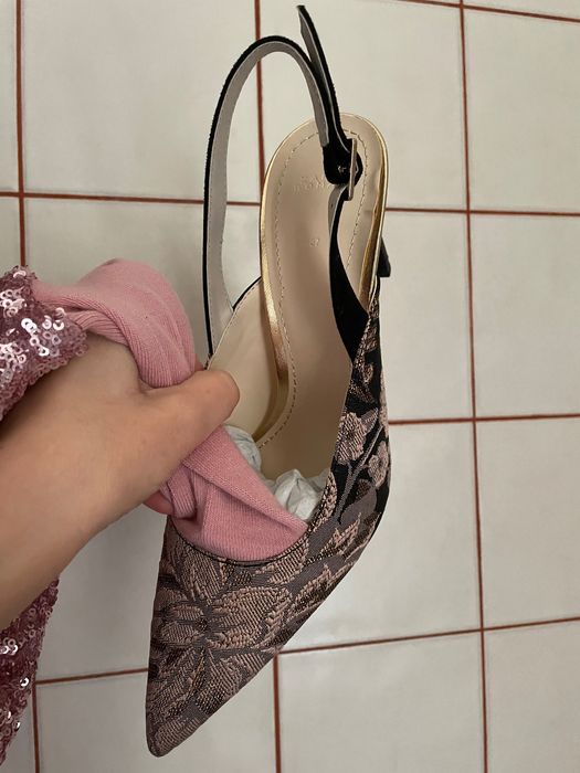 Pantofi Zara cu toc, mărimea 37