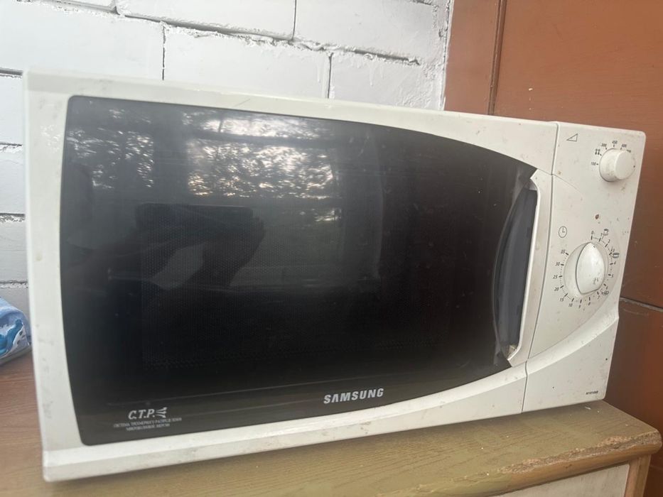 Продам микроволновую печь Samsung