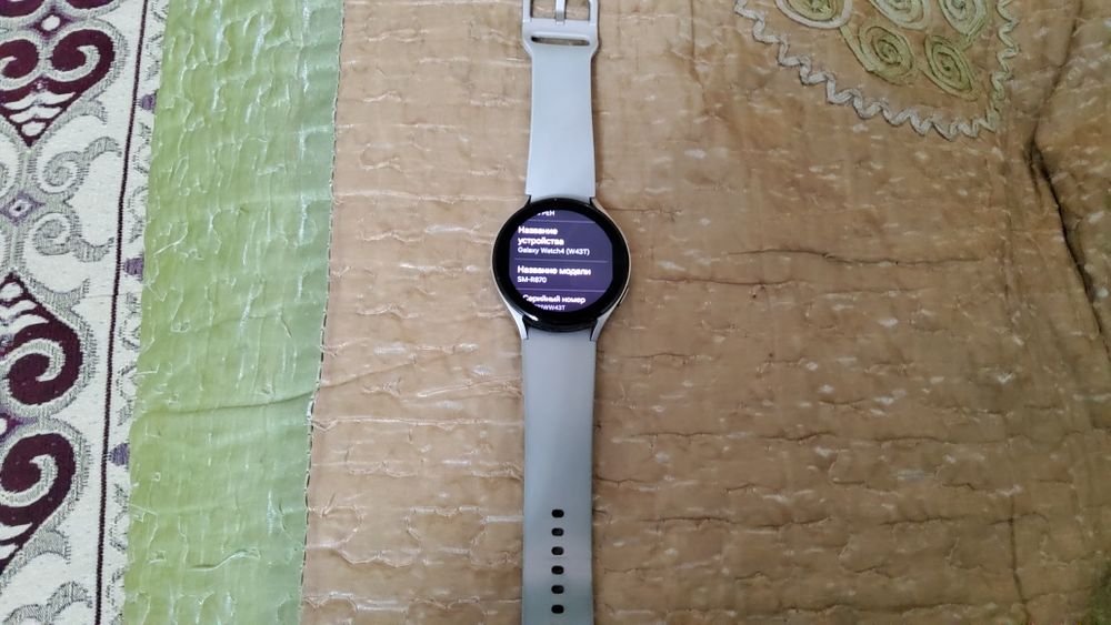 Продам смарт часы Samsung watch 4 44 мм