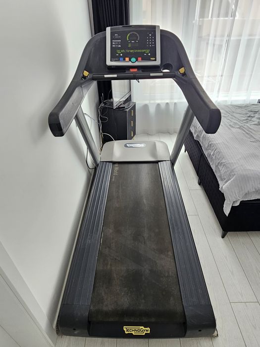 Рециклирана бягаща пътека Technogym Excite Run 900, LED дисплей