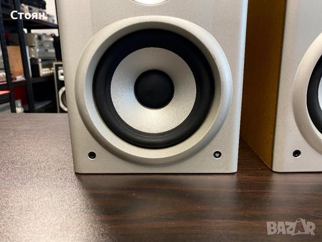 Букшелф тонколони Denon