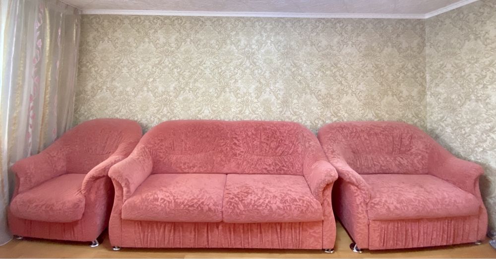 Продам Диван с креслом