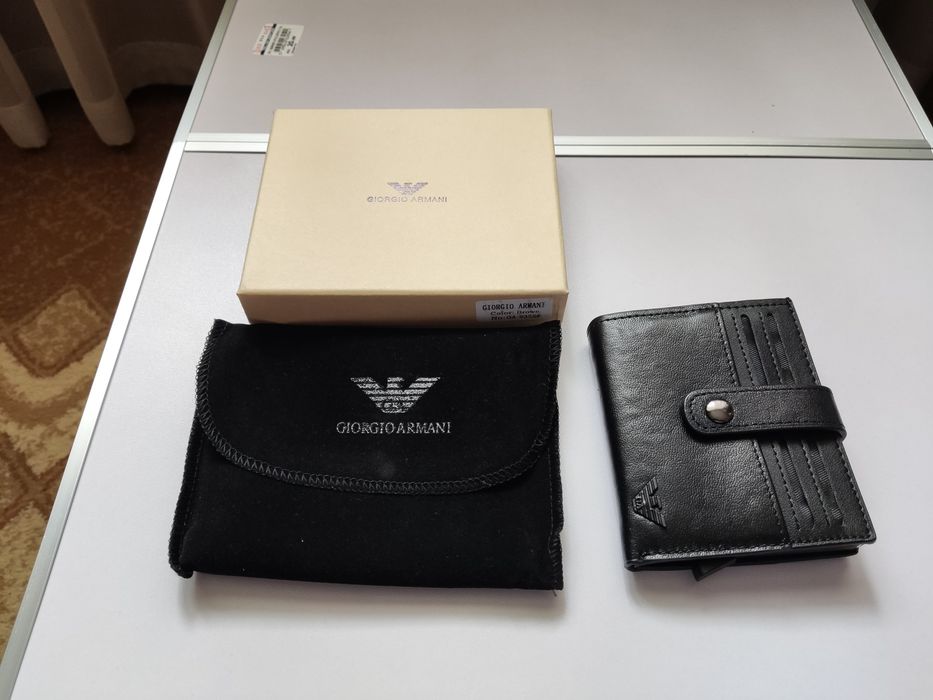 Кожаное  портмоне .