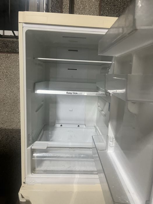 Продается холодильник Samsung