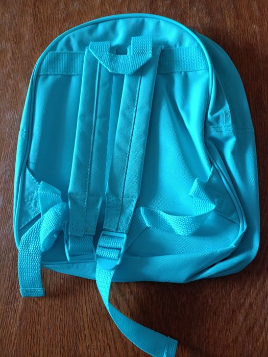 Чисто нова раница за ясла