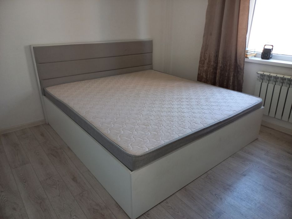 Спальный кровать