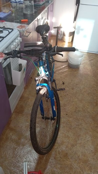 Продам срочно аелосипед спортивный брали новый в хорошем состоянии