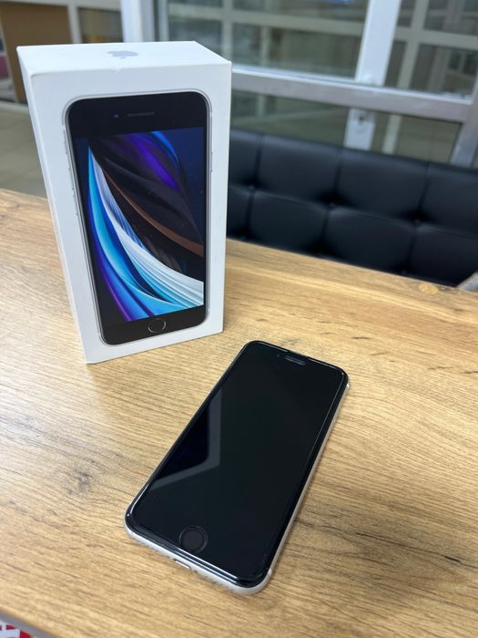 Продам iPhone SE