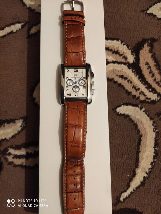 Продаётся брендовые оригинальные часы "Emporio Armani"