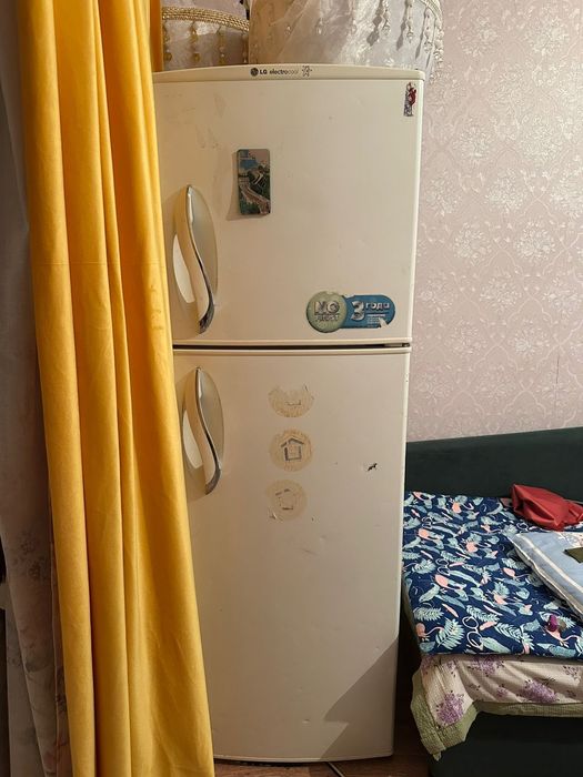 Продаём Холодильник LG 2006