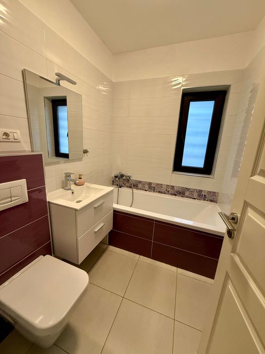 Închiriez apartament modern cu 3 camere și grădină privată, situat într-o zonă liniștită din Ghimbav - aproape de Brașov.