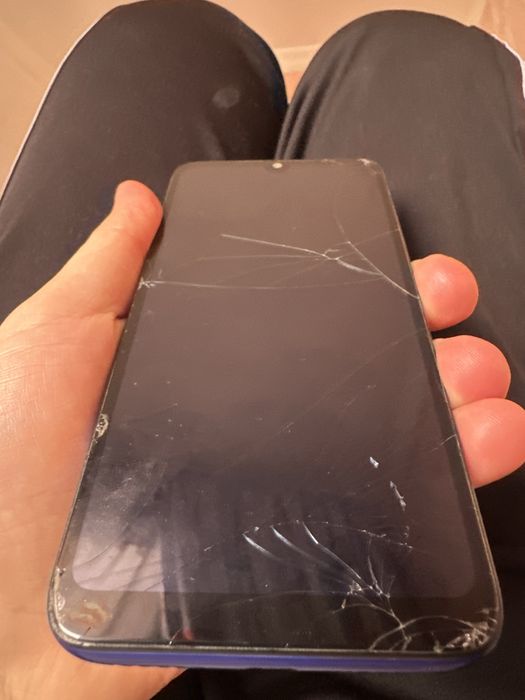 Redmi 7 b/y  holati ekran alwtrwkere