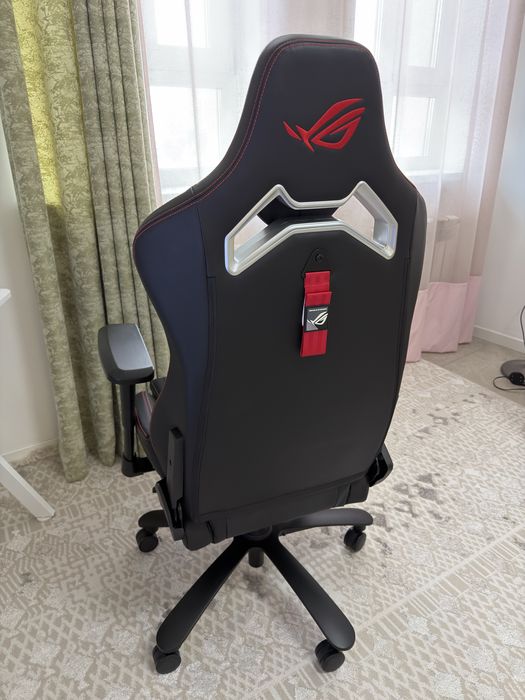Игровое кресло ASUS ROG Chariot Core