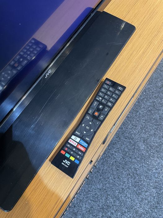 Tv smart Jvc diagonala 101cm telecomanda originala  fara defecte