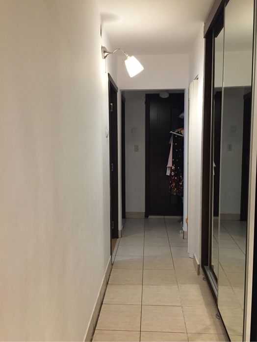 Apartament 3 camere + loc de parcare de inchiriat