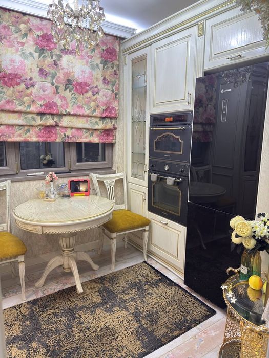 3/4:4 Дархан Кара Ниязова 77серия 72кв.  Евроремонт мебель техника