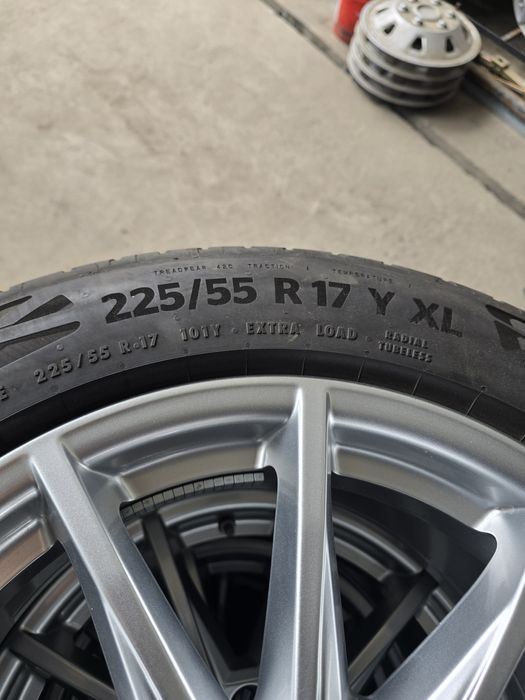 4 Броя 225/55/17 Continental 2x5,5mm 2x5mm 23dot
