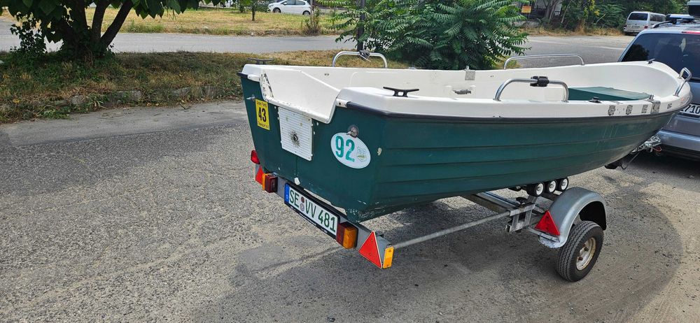 Продава се лодка Anka 4