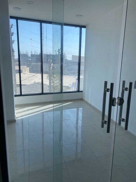 Продаётся срочно 13 м2 магазин, готовый