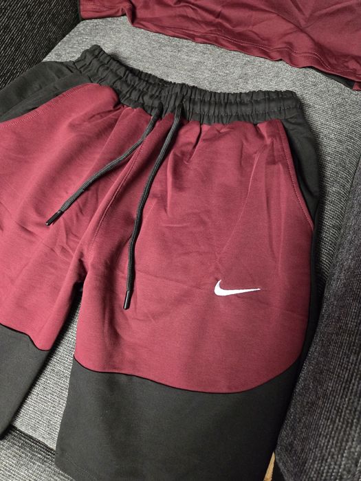 compleu nike tech pantaloni scurti tricou