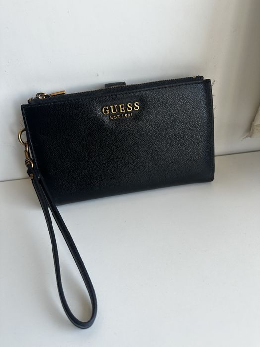 Нов оригинален клъч Guess