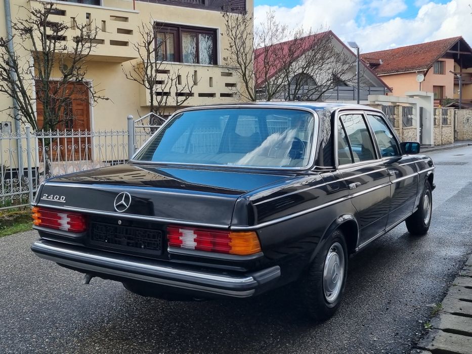 MERCEDES-BENZ E-Class 1977 — imagine 4
