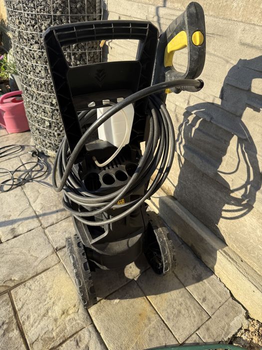Vând aparat de spălat cu presiune Karcher K5.75 – DEFECT