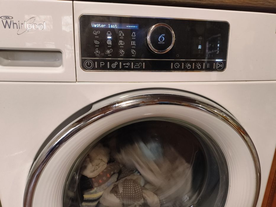 Продавам сушилня Whirlpool