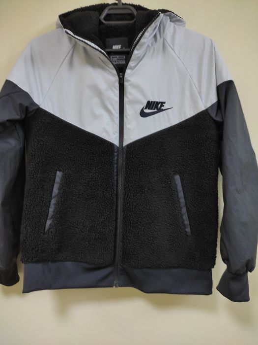 Jacheta   NIKE mărime M
