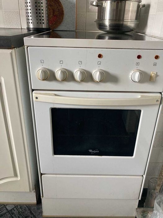 Продавам кухненскa печка.