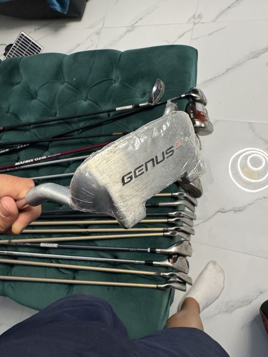 Vând Crose de golf 18 bucati