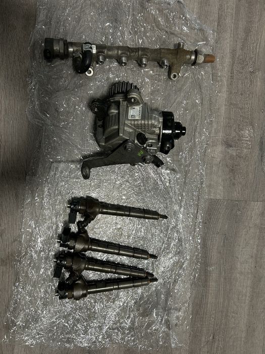 Kit injectie vw passat b7 golf 6 seat audi skoda 2.0tdi cod in poze
